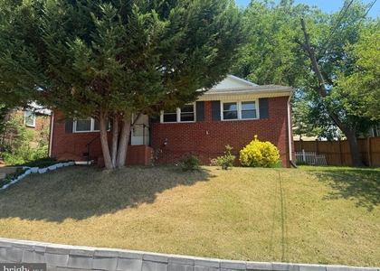 1813 S Stafford Street - Photo 1