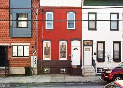 2420 W Jefferson Street - Photo 1