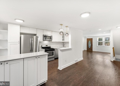 1451 W End Drive - Photo 1