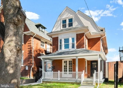 205 South Avenue - Photo 1