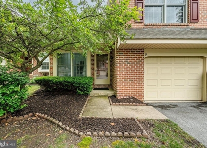 9 Oak Leaf Lane - Photo 1