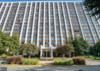 11801 Rockville Pike - Photo 1