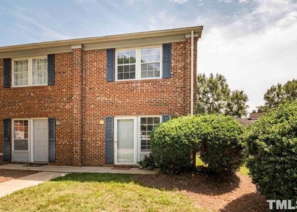 135 Coleridge Court - Photo 1