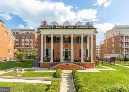 1010 Main Drive Nw - Photo 1