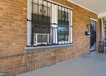 1616 Good Hope Road Se - Photo 1
