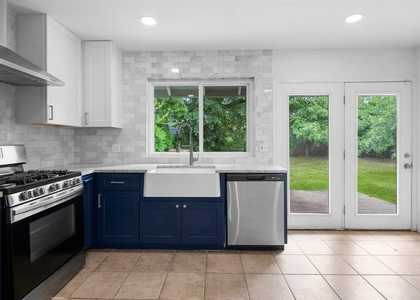 1401 Meadowmear Dr - Photo 1