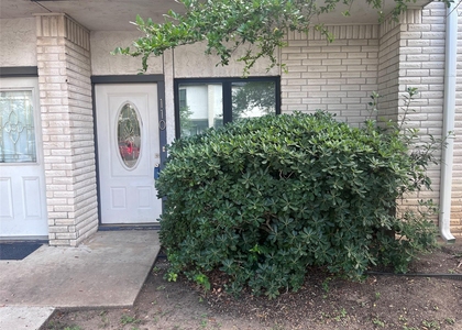 1307 Kinney Ave - Photo 1