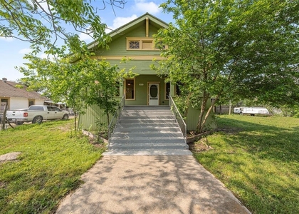 433 E Davilla St - Photo 1