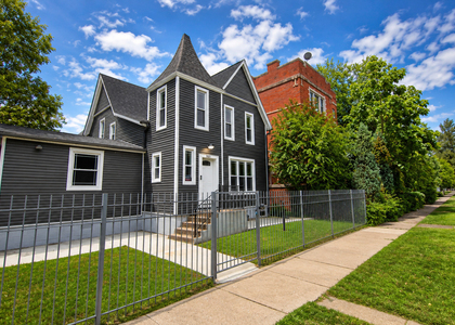 7527 S Stewart Avenue - Photo 1
