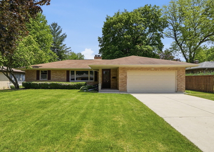 152 Crestwood Drive - Photo 1