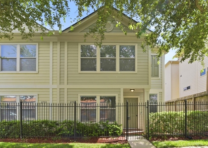 2711 Polk Street - Photo 1