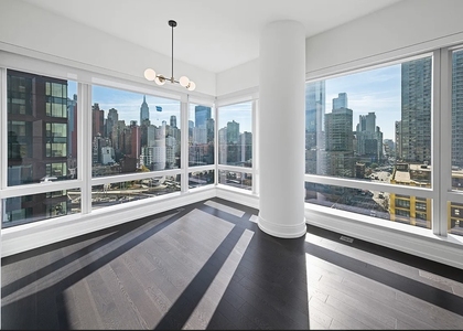 10th ave  - Photo 1