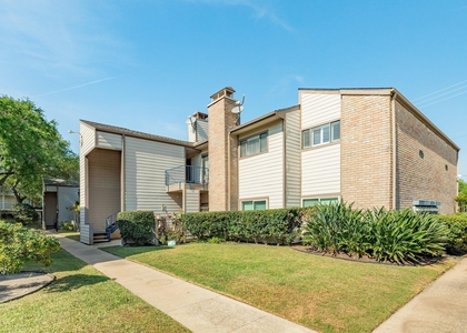 7140 N Holiday Drive - Photo 1