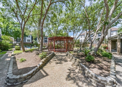 10811 Richmond Avenue - Photo 1