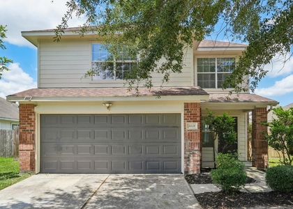 4419 Crossvine Avenue - Photo 1
