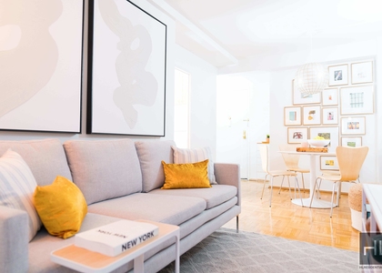 1st Avenue - Photo 1