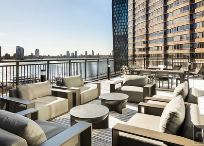 1st Avenue - Photo 1