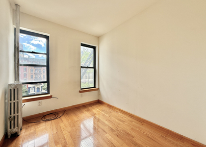 2nd ave/E 14th st - Photo 1