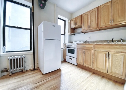 2nd ave/E 14th st - Photo 1