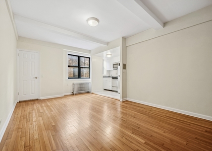 Amsterdam Avenue & West 101st. - Photo 1