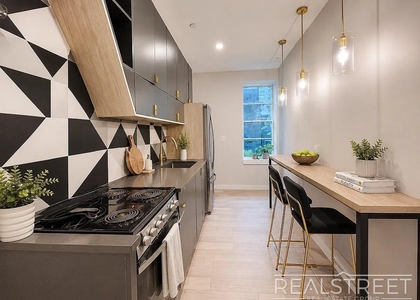 978 Kent Ave - Photo 1