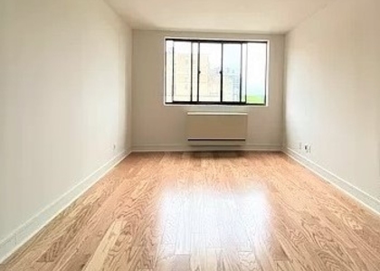 West 95th Street - Photo 1