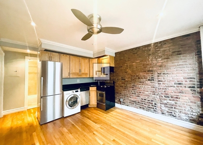 Clinton St. - Photo 1