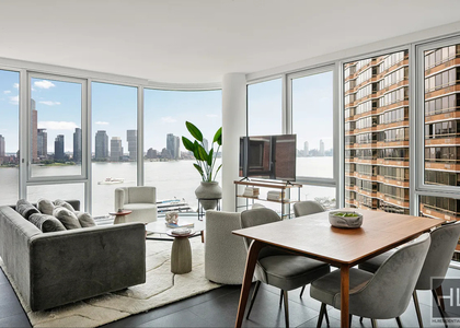 1st Avenue - Photo 1