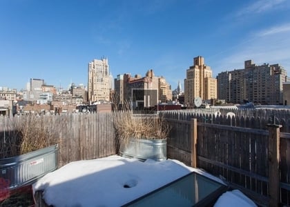 W 14th St. - Photo 1