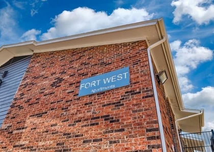 8037 W Elizabeth Lane - Photo 1