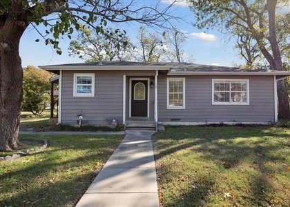 306 N Walnut Street - Photo 1