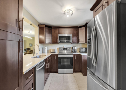 401 Se 3rd Street - Photo 1