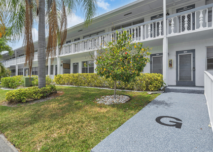 127 Westbury G - Photo 1