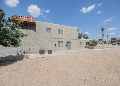 4724 E Portland Street - Photo 1