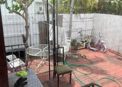 820 Sw 1st Place - Photo 1
