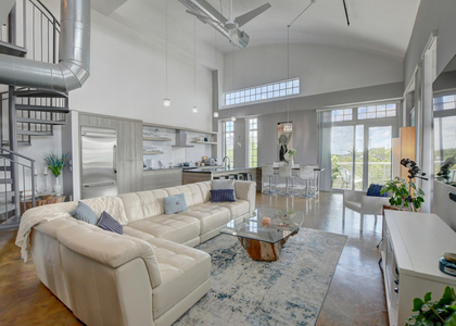 185 Ne 4th Avenue - Photo 1