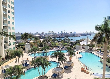 244 Biscayne Boulevard - Photo 1