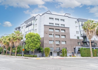 629 Traction Avenue - Photo 1