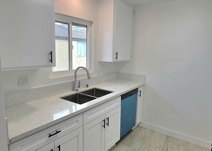 165 N Hamilton Avenue - Photo 1