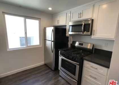 601 N Normandie Avenue - Photo 1