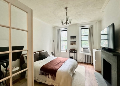 516 East 84th Street - Photo 1