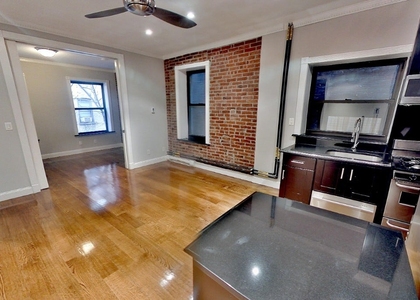 West 52nd Street - Photo 1