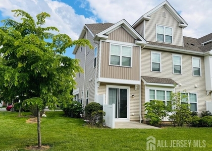 810 Greenland Square - Photo 1