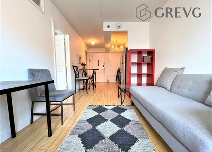 516 W 47th Street - Photo 1