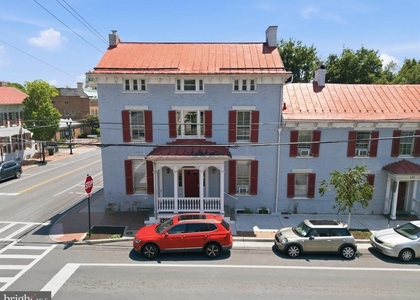 142 N Washington Street - Photo 1