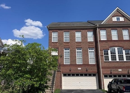 25140 Cutgrass Terrace - Photo 1