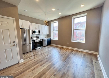 1429 W Diamond Street - Photo 1