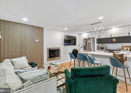 1130 Lombard Street - Photo 1