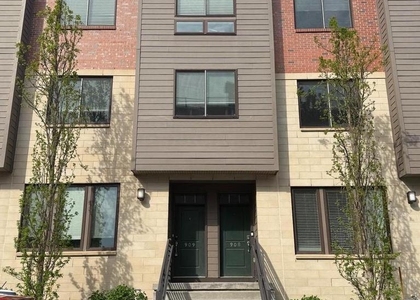 909 Lakeview Court - Photo 1