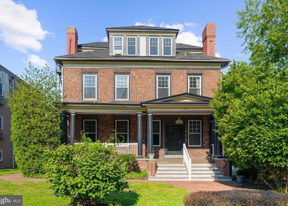 724 Main Street - Photo 1